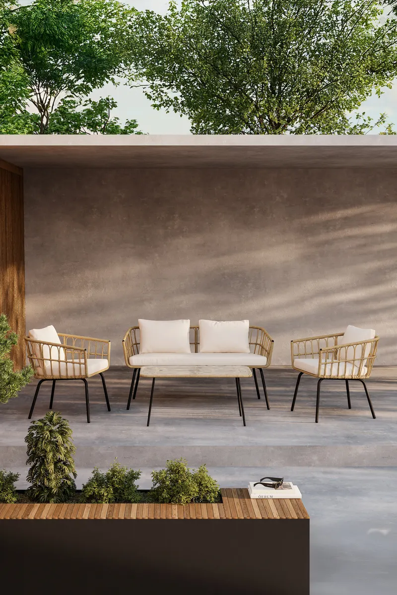 Ortigia Gartenlounge mit Sofa, zwei Sesseln und Glastisch, im Wohnraum, Ansicht 1