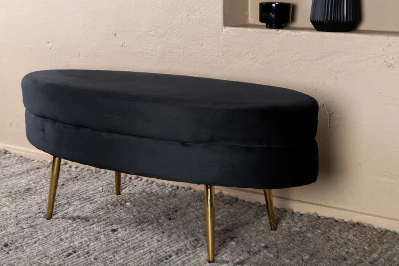 Otto ovaler Hocker auf Stahlbeinen in Schwarz, Gestell Gold, Polyester-Teddystoff, im Wohnraum, Ansicht 3