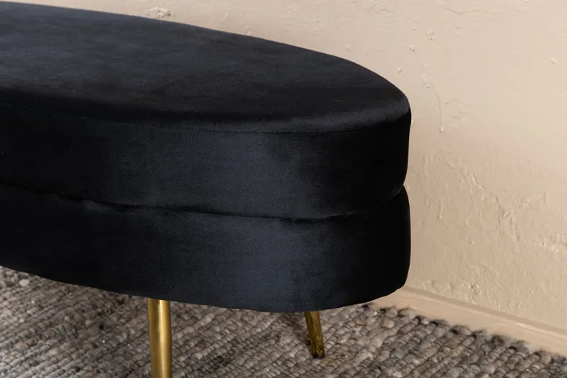Otto ovaler Hocker auf Stahlbeinen in Schwarz, Gestell Gold, Polyester-Teddystoff, im Wohnraum, Ansicht 4