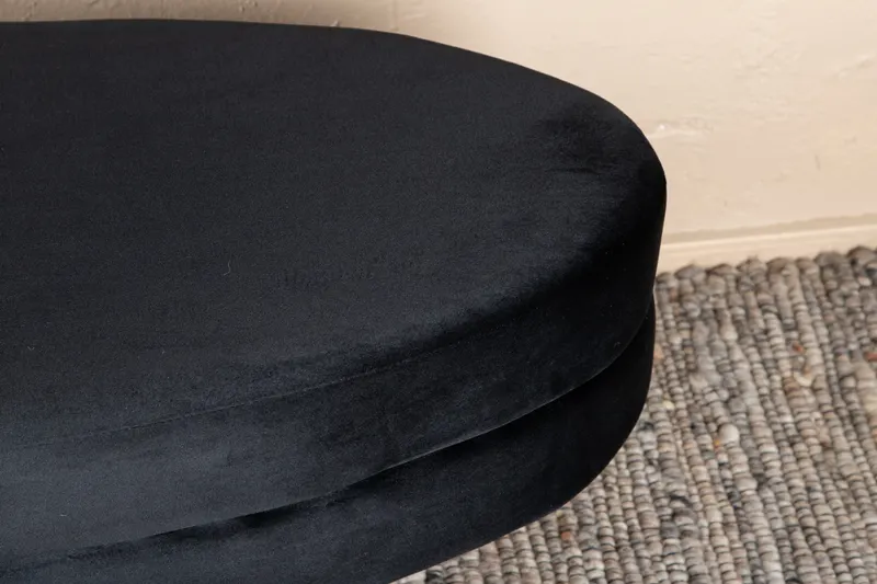 Otto ovaler Hocker auf Stahlbeinen in Schwarz, Gestell Gold, Polyester-Teddystoff, im Wohnraum, Ansicht 5