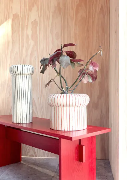 Aki Bodenvase aus Steinzeug von OYOY Living, Dunkelgrün, Ø 18,5 × H 42 cm, Ansicht 4