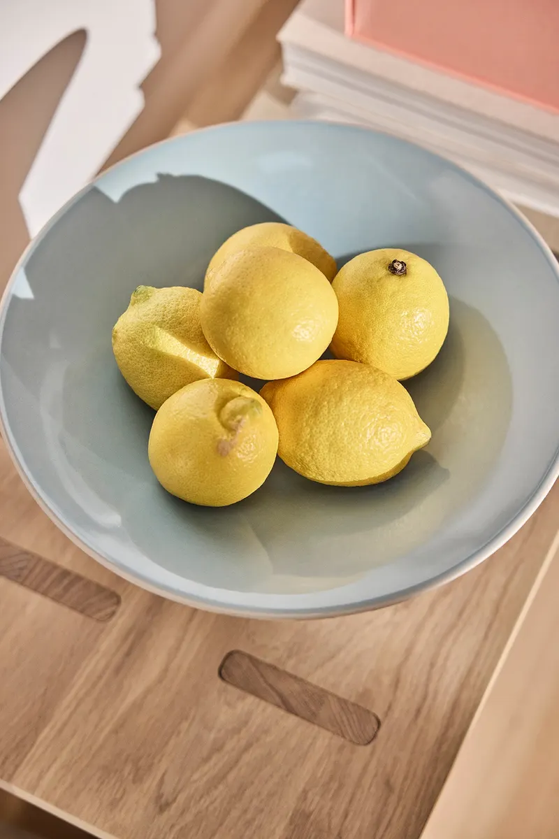 Dekoschale Toppu Centerpiece High aus handbemaltem Steinzeug, OYOY Living, Ton, Eisblau, Ansicht 4