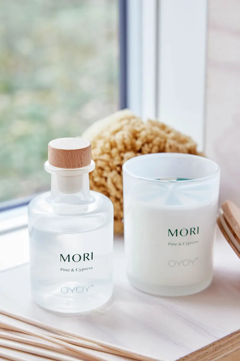 Duftkerze Mori im Glas mit Kiefer- und Zypressenduft, OYOY Living, Ansicht 2