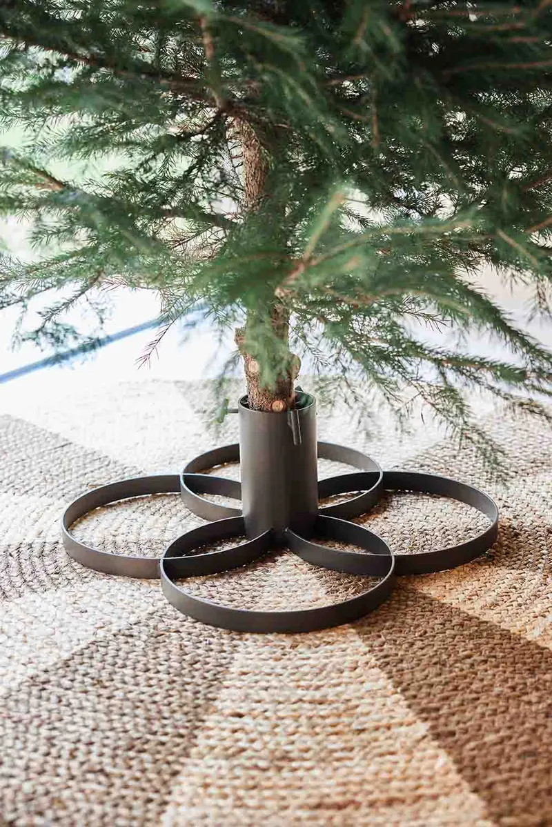 Geometrischer Weihnachtsbaumständer aus Edelstahl, OYOY Living, Braun-messingfarben, Ansicht 2