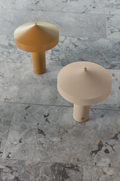 Hatto Tischleuchte von OYOY Living mit Hutform, Clay, Ansicht 3