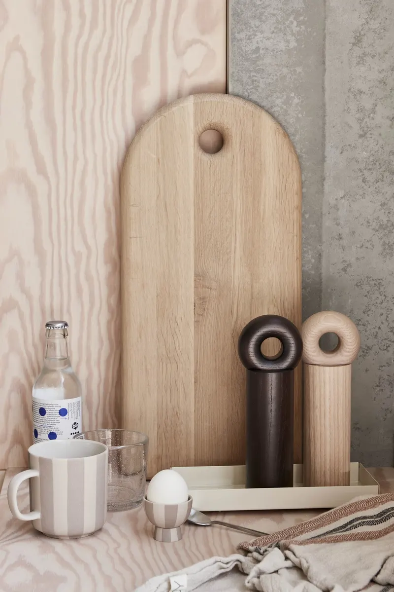 Hoop Gewürzmühle aus Eschenholz mit CrushGrind®, OYOY Living, Dark, Groß, Ansicht 3