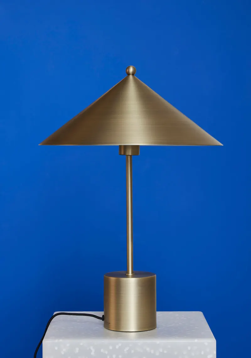 Kasa-Tischleuchte aus Metall mit E14-Fassung, OYOY Living, Gebürstet messingfarben, Ø 35 cm, Höhe 50 cm, Ansicht 4