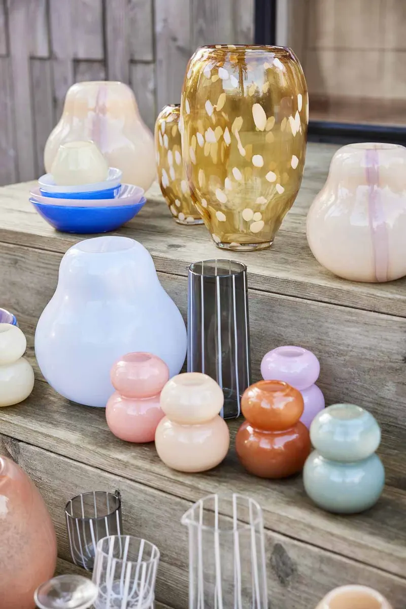 OYOY Living Kojo Vase aus mundgeblasenem Glas, Lavendel/Weiß, Groß, Ansicht 4