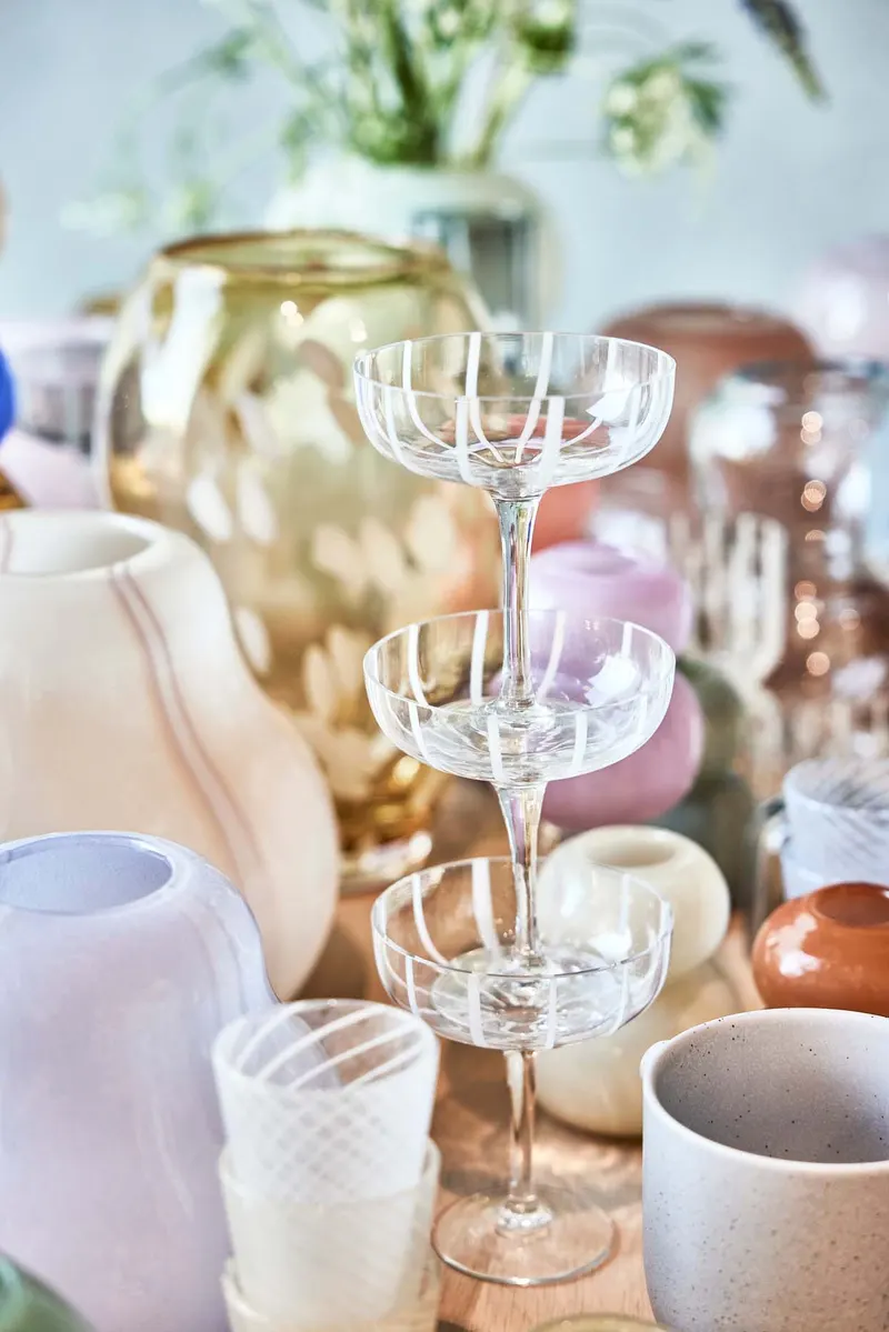 OYOY Living Kojo Vase aus mundgeblasenem Glas, Lavendel/Weiß, Klein, Ansicht 4