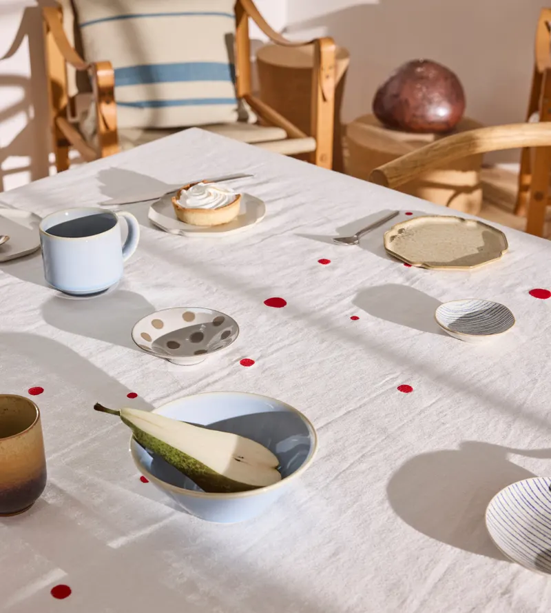 OYOY Living Nori Tischdecke aus Baumwolle mit Punktmuster, Weiß, Kirschrot, 200 × 140 cm, Ansicht 5