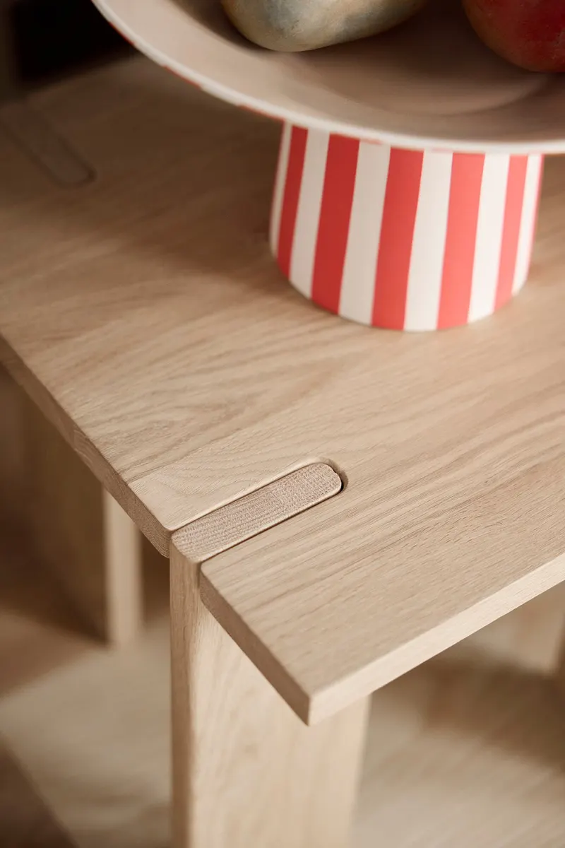 OYOY OY Square niedriger Beistelltisch aus massiver Eiche, OYOY Living, Natur, L40 × W40 × H36, Ansicht 4