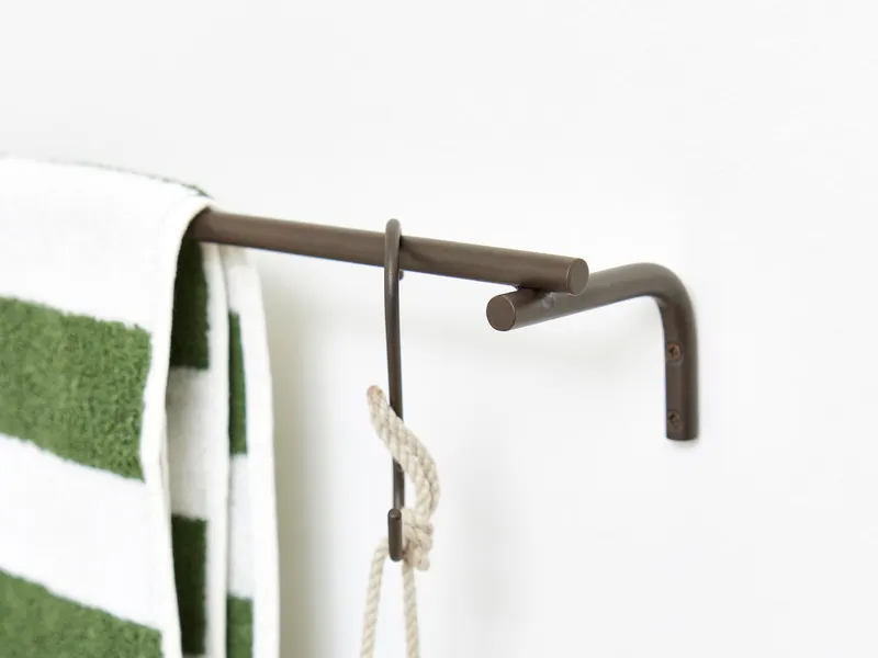 Pieni Handtuchhalter aus Edelstahl von OYOY Living, Braunmessingfarben, Ansicht 4