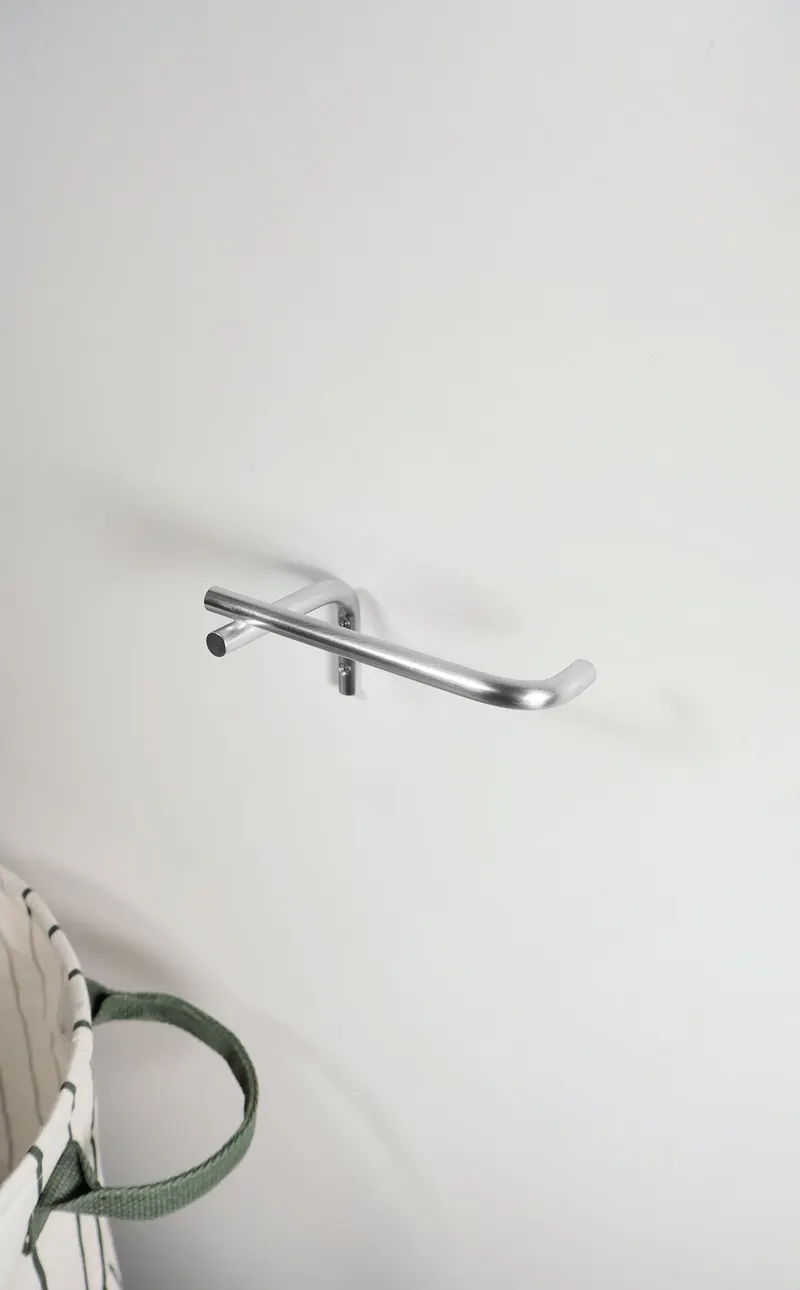 OYOY Living Pieni Toilettenpapierhalter aus Edelstahl, Chromsilber, Ansicht 2