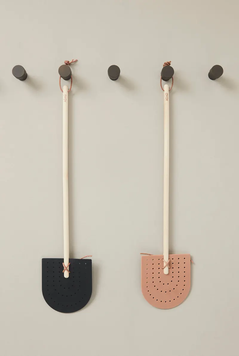 Pin Hook / Knob Haken von OYOY Living, Dunkel, Ø 4 cm, Höhe 3,5 cm, Ansicht 2