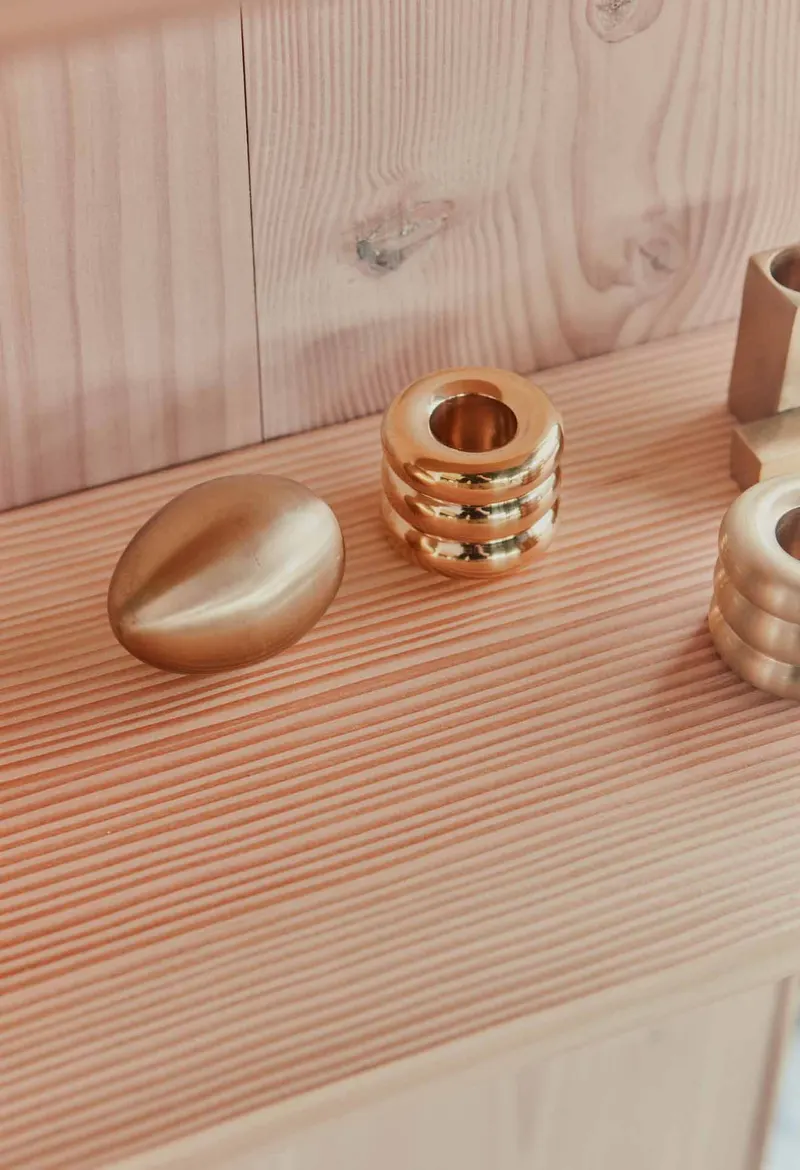 OYOY Living Savi Kerzenhalter aus massivem Messing, Ansicht 4