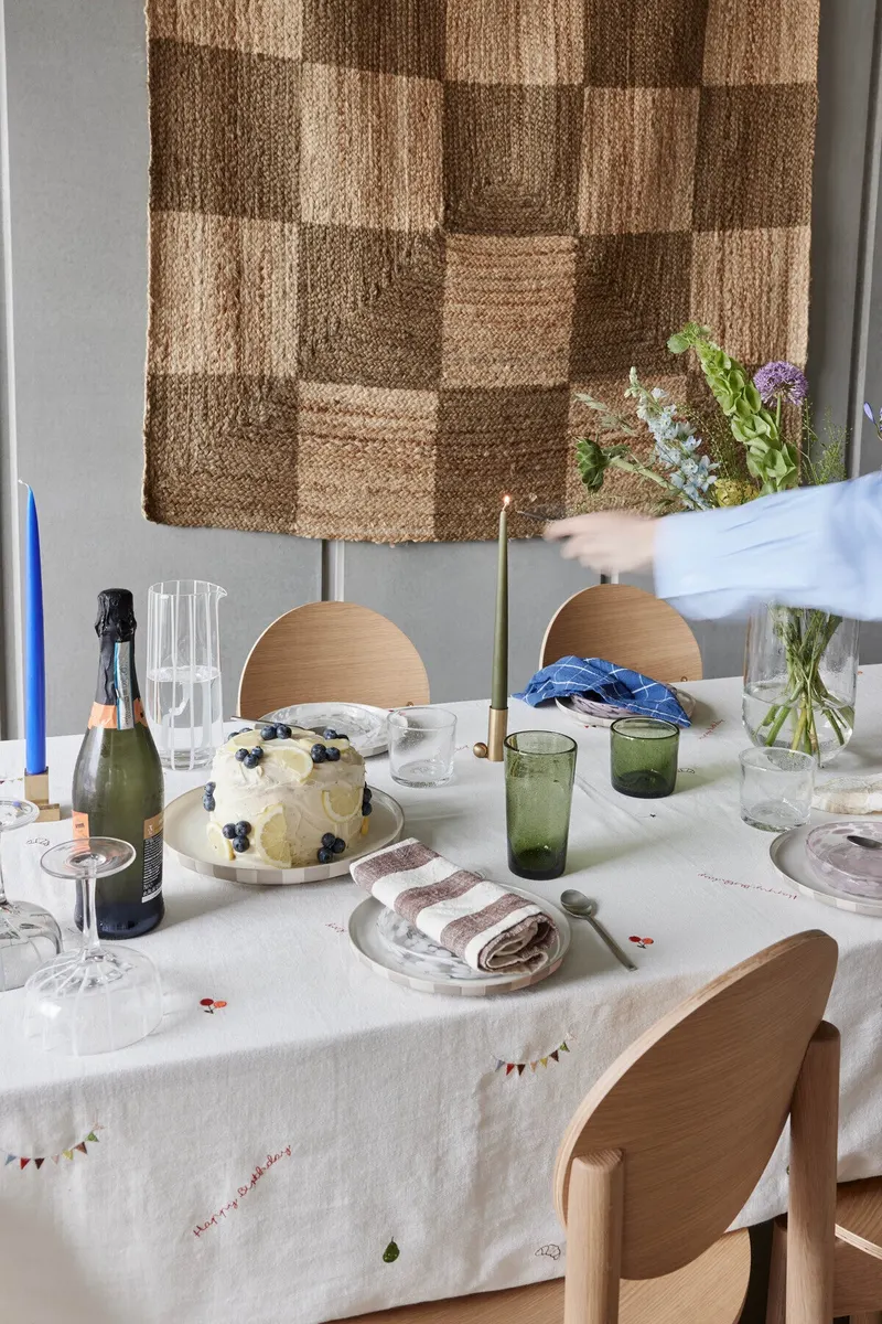 OYOY Living Tischdecke Birthday aus Baumwolle, 260 × 140 cm, Off-White, Ansicht 3