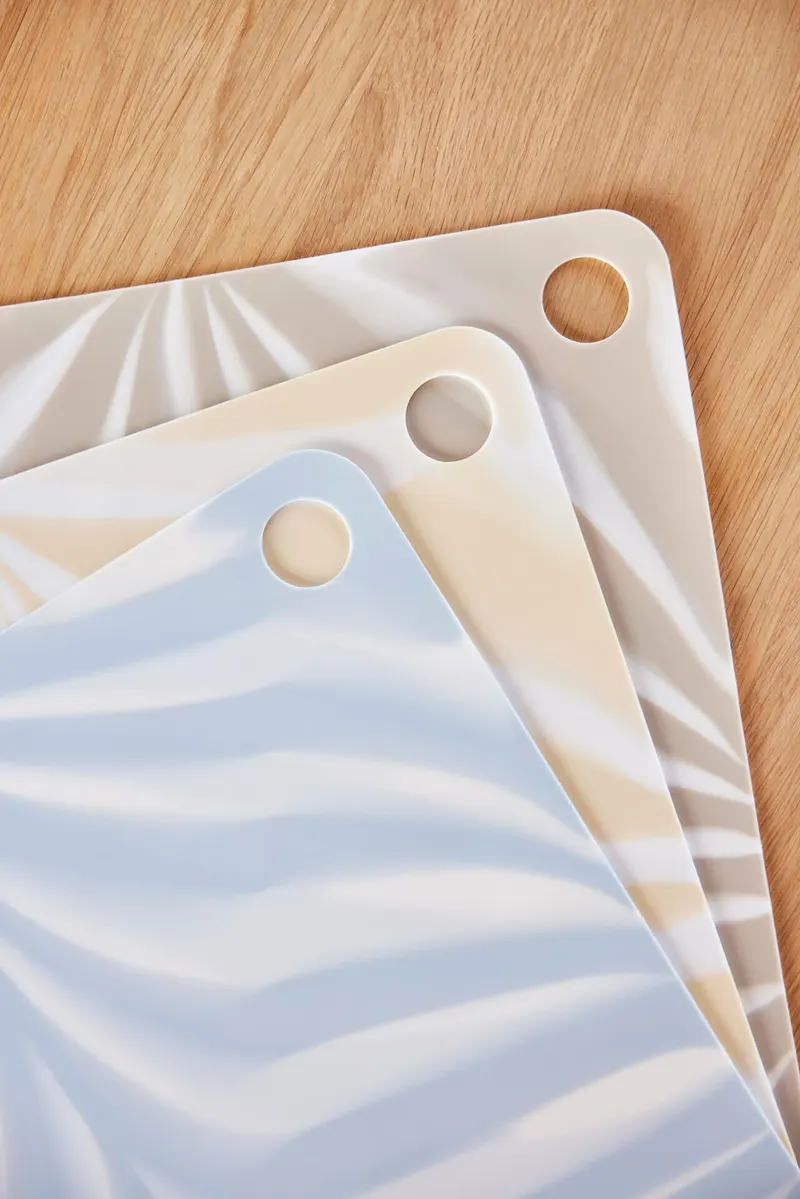 Wendbares Platzset Zebura aus Silikon, 2er-Set, OYOY Living, Gelb und Cremeweiß, 45 × 34 × 0,2 cm, Ansicht 2