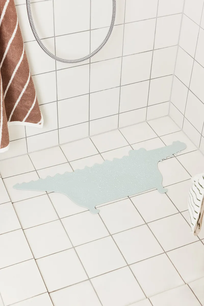 OYOY Mini Badematte Gustav in Krokodilform aus Silikon, Hellmint, Ansicht 2