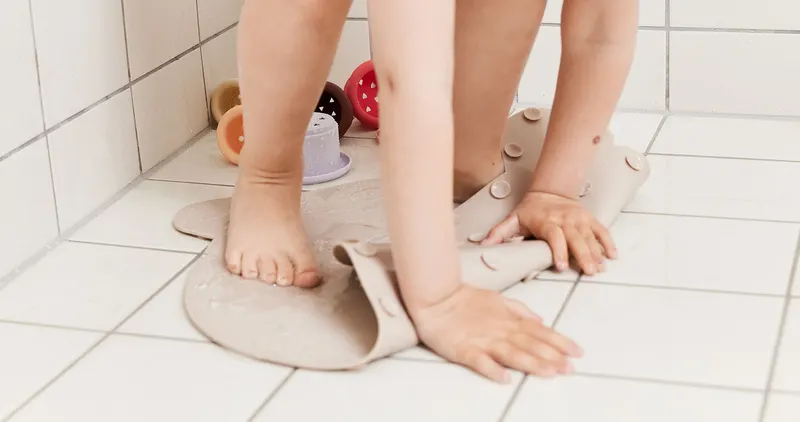 Badematte Ling Ling Panda aus Silikon mit Saugnäpfen, OYOY Mini, Light Rubber, Ansicht 3