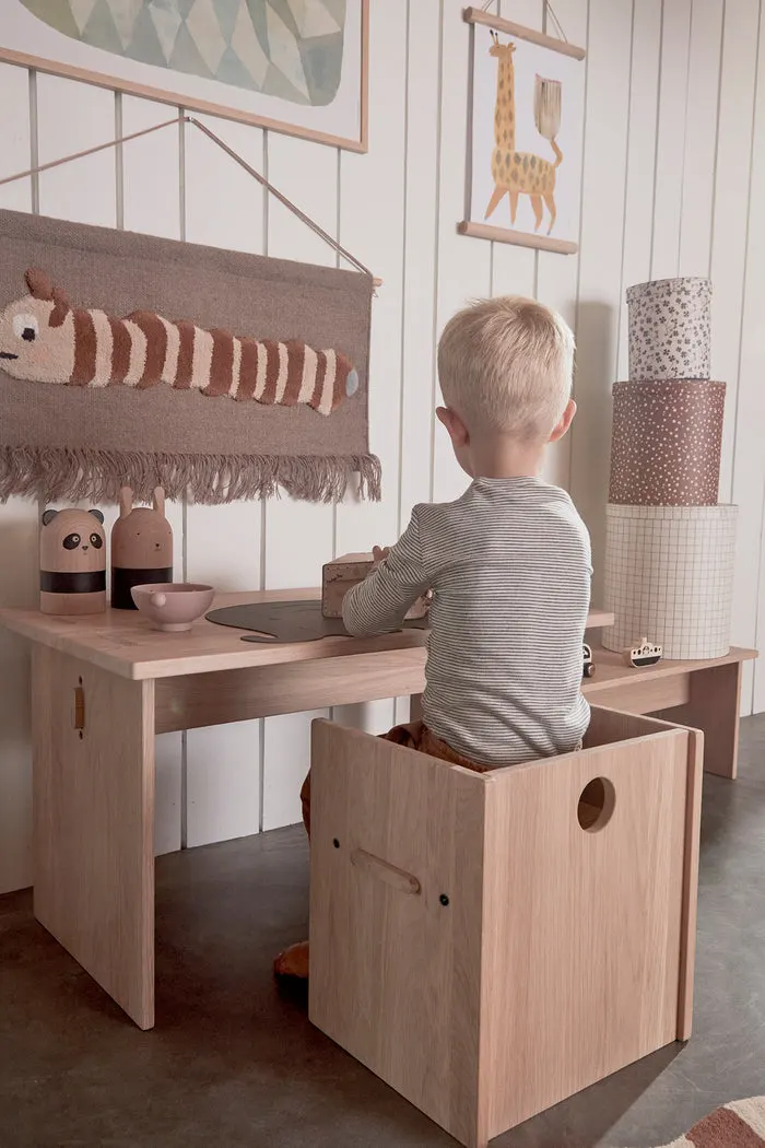Kinderstuhl Arca aus Eiche mit Kabelöffnung, OYOY Mini, Natur, Höhe 38 cm, Länge 37 cm, Breite 30,5 cm, Ansicht 4