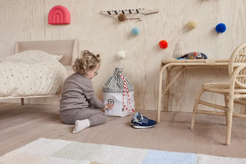 OYOY Mini Nachtlicht in Birnenform aus Rattan, Naturfarben, Ansicht 4