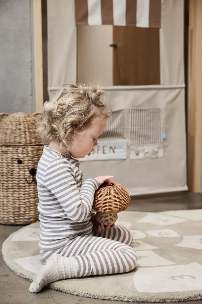 Pilzförmiges Nachtlicht aus Rattan und Metall, OYOY Mini, Natur, Ø 15 × Höhe 15 cm, Ansicht 3