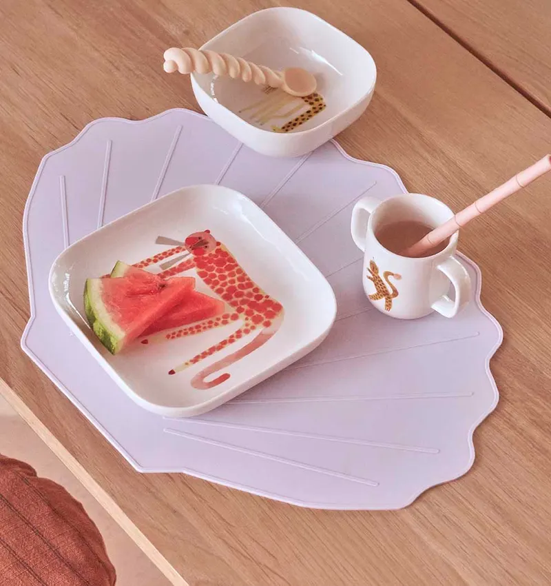 OYOY Mini Platzset Scallop aus Silikon, Nutmeg, Länge 43,5 cm × Breite 34 cm; Höhe 0,2 cm, Ansicht 4