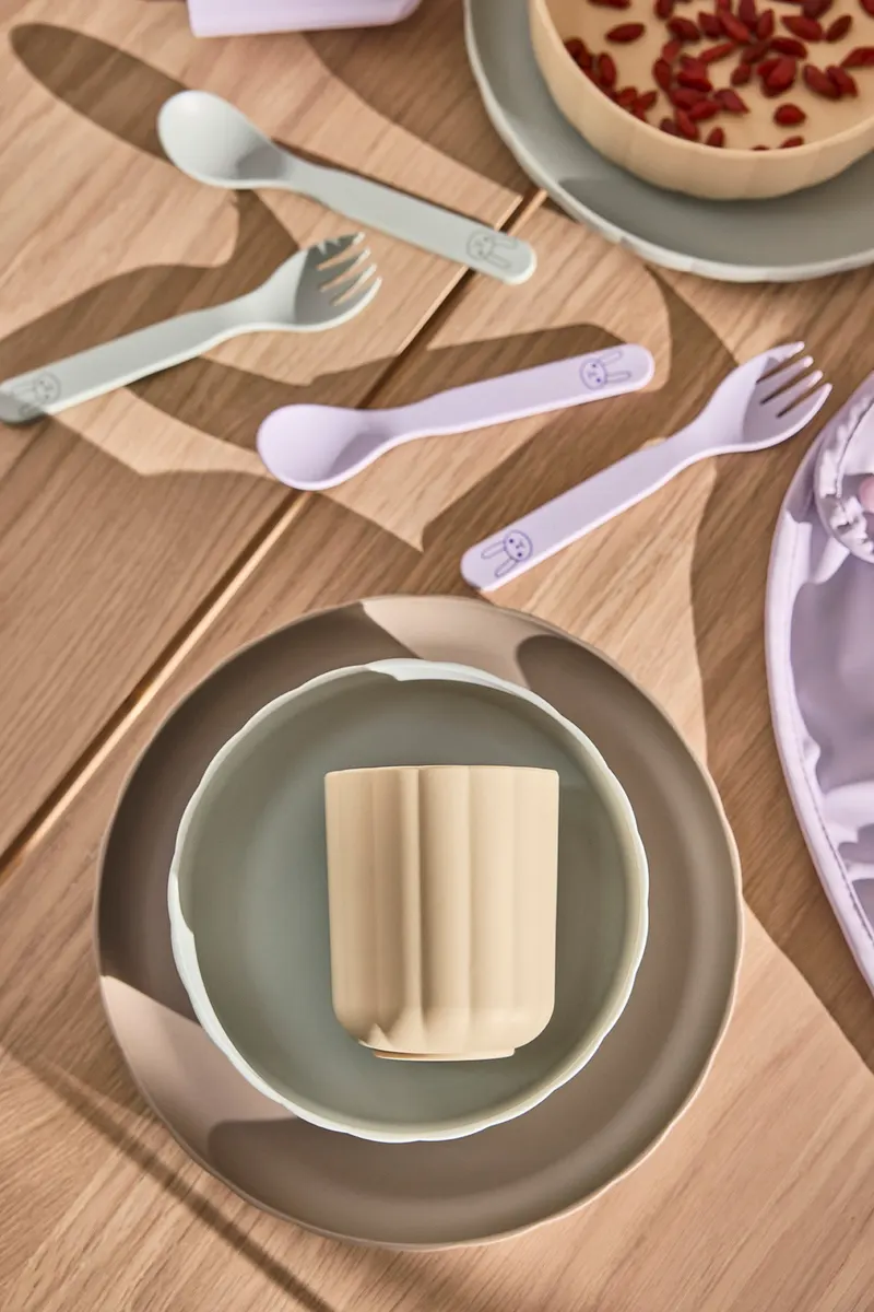 OYOY Mini Pullo Kindergeschirr-Set aus PLA, Blasses Mintgrün, Vanille und Taupe, Ansicht 2