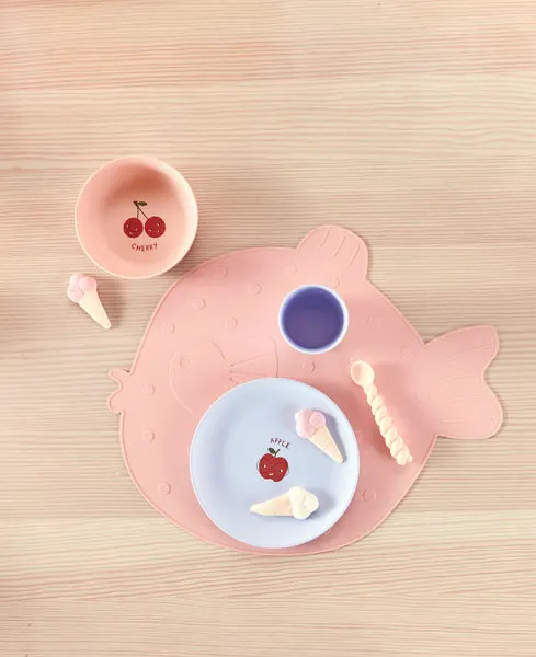 Silikon-Platzset Little Finn von OYOY Mini, Rosé, H 0,2 × L 47,5 × B 40,3 cm, Ansicht 2