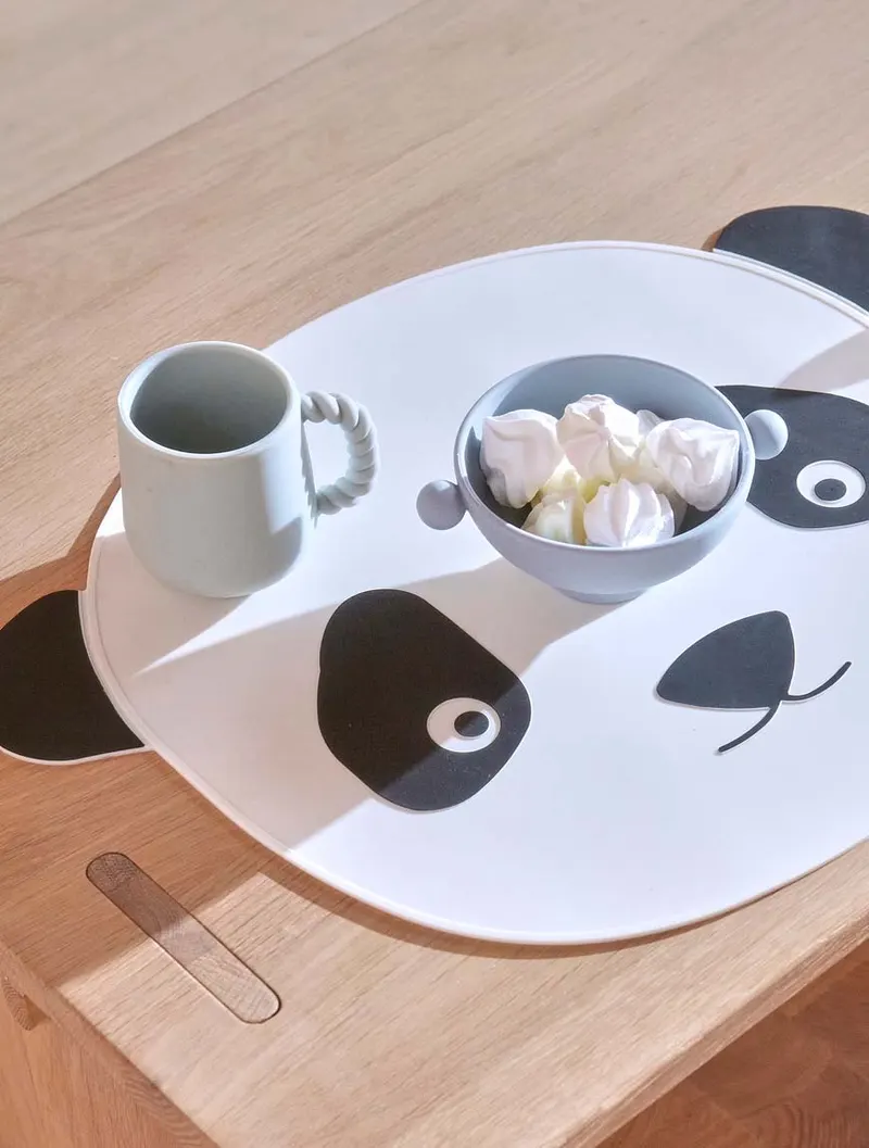 Silikon-Platzset mit Panda-Motiv in Weiß und Schwarz, OYOY Mini, Weiß / Schwarz, 45 × 35 cm; Höhe 0,2 cm, Ansicht 4