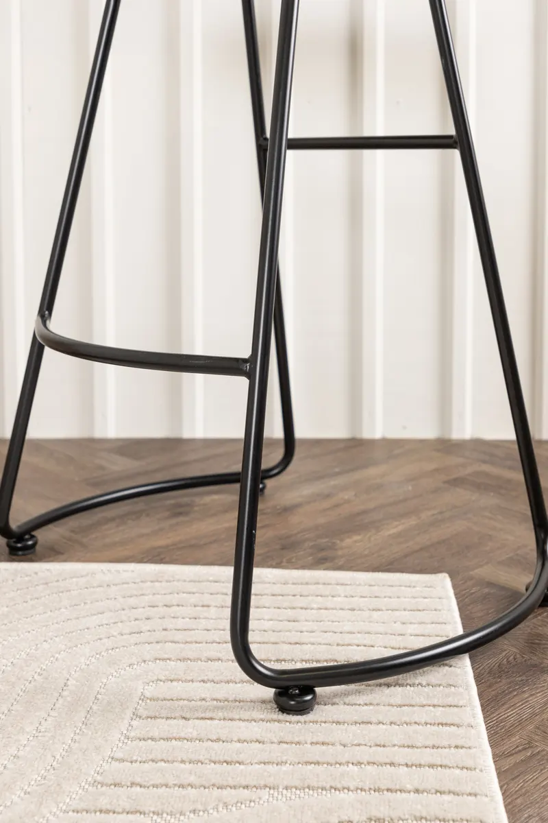 Ozark Barhocker mit Holzsitz und schwarzem Stahlgestell, im Wohnraum, Ansicht 3
