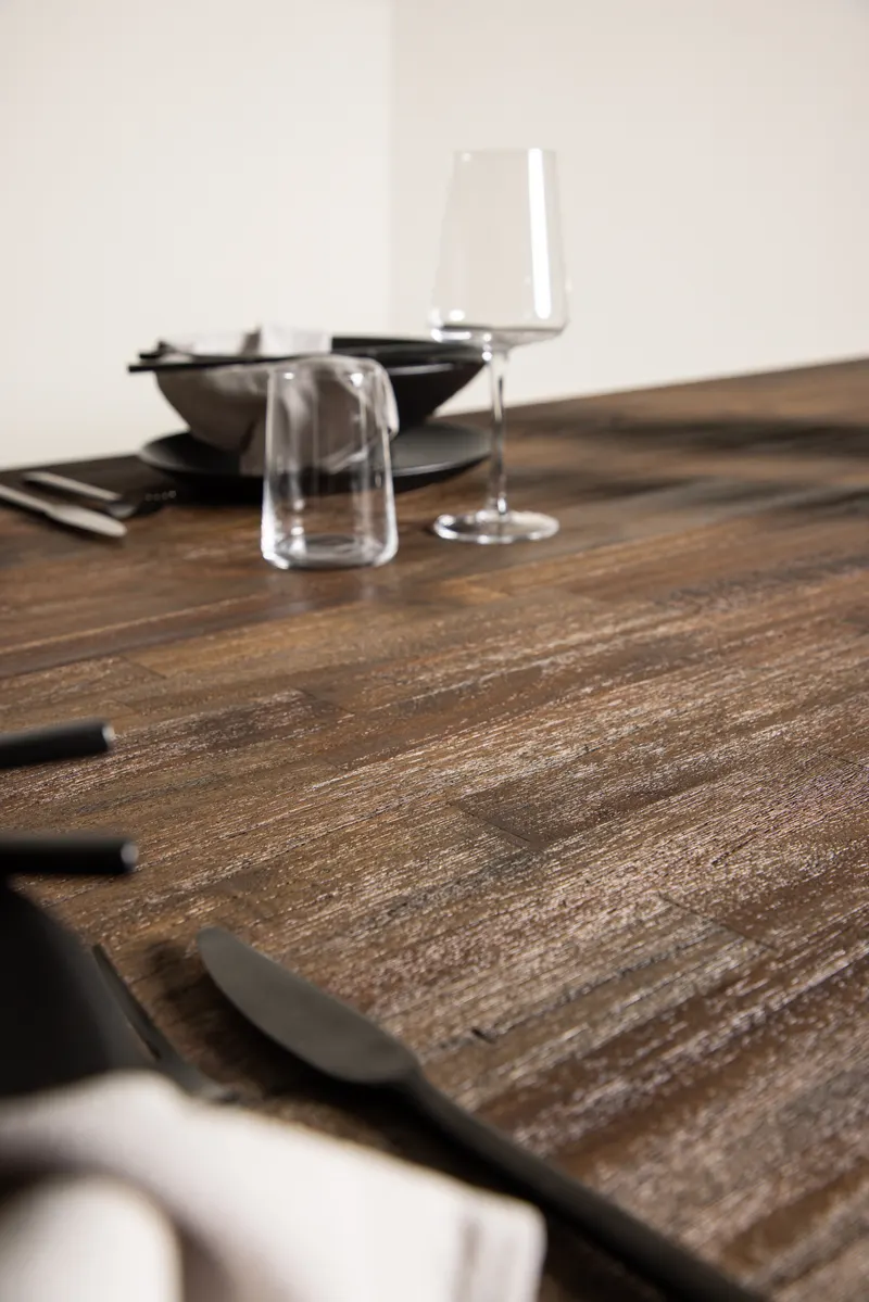 Padang Esstisch aus Teak mit Stahlgestell, im Wohnraum, Ansicht 5