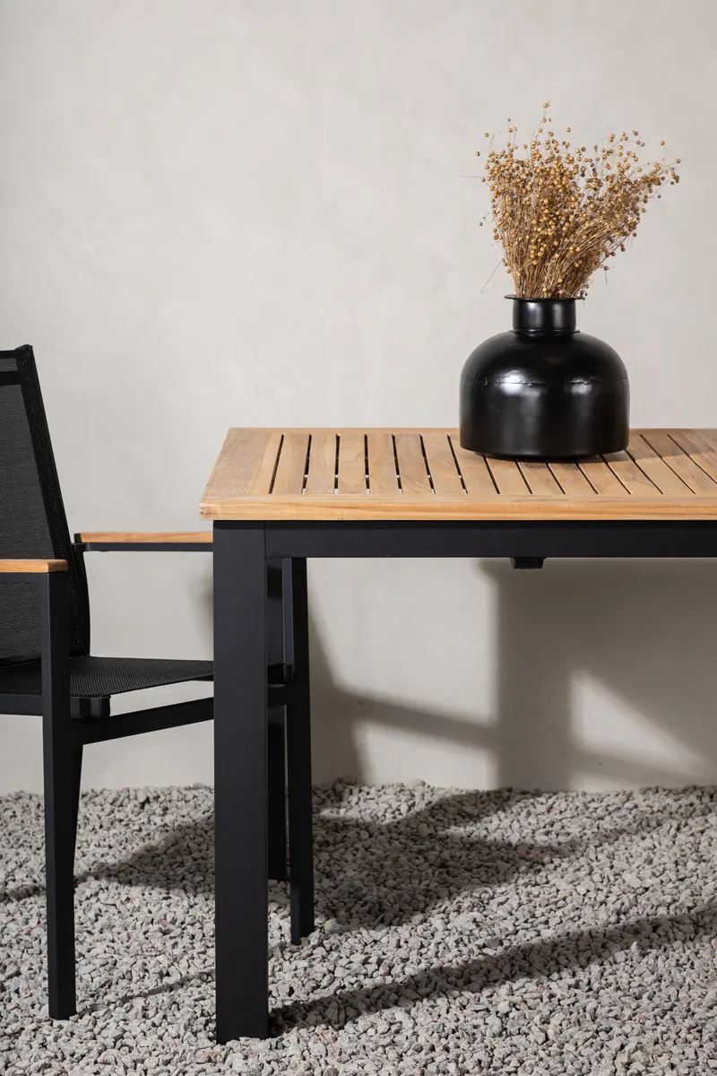 Panama ausziehbarer Gartentisch mit Teakplatte in 152 × 90 cm, Natur, Gestell Schwarz, im Wohnraum, Ansicht 2