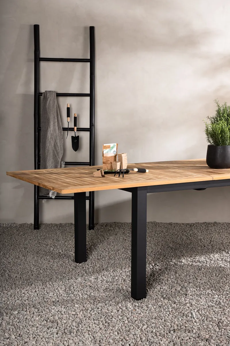 Panama ausziehbarer Gartentisch mit Teakplatte in 224 × 100 cm, Natur, Gestell Schwarz, im Wohnraum, Ansicht 2