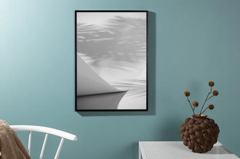Papyrus Poster mit Palmenschatten auf hellen Bögen in 40 × 30 cm, im Wohnraum, Ansicht 2