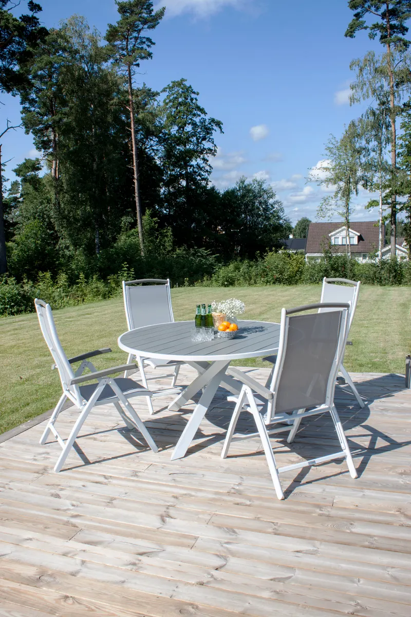 Parma runder Gartentisch mit gekreuztem Gestell, im Wohnraum, Ansicht 1