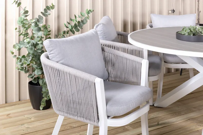 Parma & Virya Gartenmöbel-Set mit rundem Tisch und 6 Seilstühlen, im Wohnraum, Ansicht 3