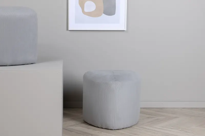 Peg Pouf in Grau, Polyester-Cord, im Wohnraum, Ansicht 1