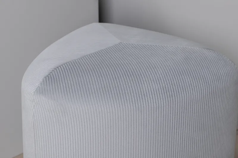 Peg Pouf in Grau, Polyester-Cord, im Wohnraum, Ansicht 3