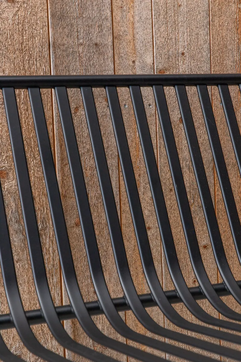 Peking Gartensofa aus Aluminium mit Strebenlehne in Schwarz, im Wohnraum, Ansicht 4