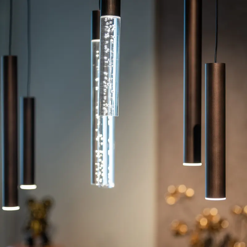 Pendelleuchte Oxley, Bronzefarben, groß von Richmond Interiors, Wohnbeispiel 4, im Wohnraum