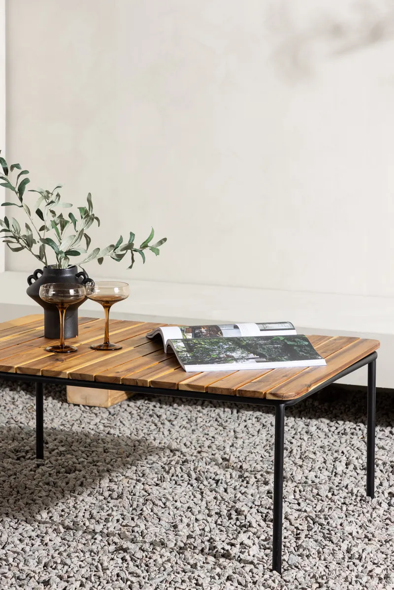 Penh Garten-Beistelltisch aus Akazie mit Stahlbeinen, im Wohnraum, Ansicht 2