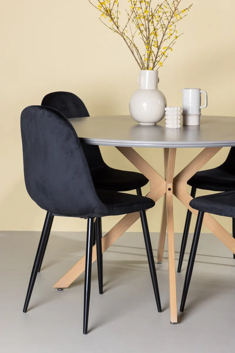 Piazza & Polar runder Esstisch mit Kreuzgestell und 4 Samtstühlen, im Wohnraum, Ansicht 2