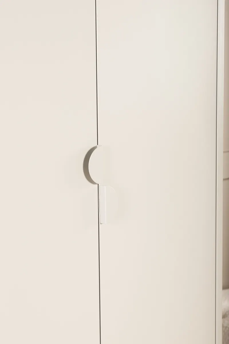 Piring Kleiderschrank aus Metall mit zwei Türen in Beige, im Wohnraum, Ansicht 8