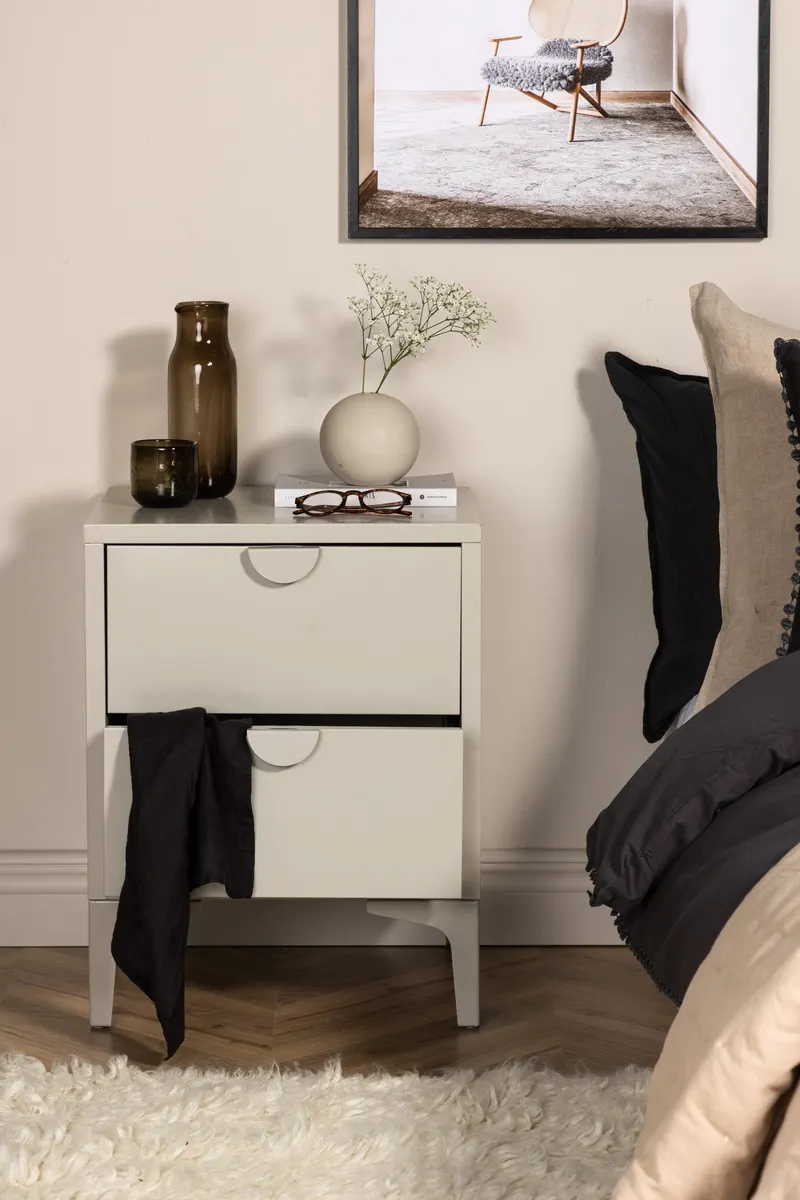 Piring Kommode aus Stahl in 40 × 60 × 45 cm, Beige, im Wohnraum, Ansicht 2