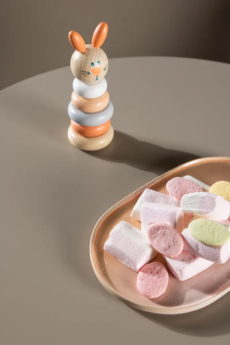 Plaza runder Kindertisch mit Stahlbeinen in Beige, im Wohnraum, Ansicht 4