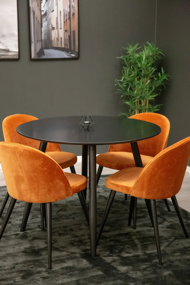 Plaza & Velvet runder Esstisch mit 4 gepolsterten Stühlen in Schwarz, Rostorange, Gestell Schwarz, im Wohnraum, Ansicht 1