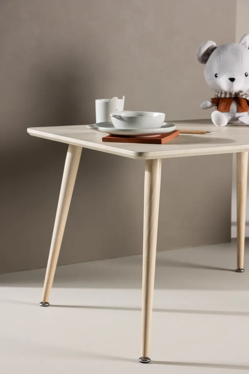 Polar rechteckiger Kindertisch mit Stahlbeinen in 51 × 80 × 60 cm, Whitewash, im Wohnraum, Ansicht 2