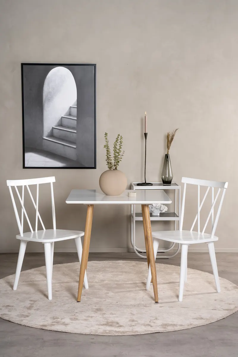 Polar rechteckiger Esstisch mit Stahlbeinen in 75 × 75 cm, Weiß, Gestell Natur, im Wohnraum, Ansicht 1