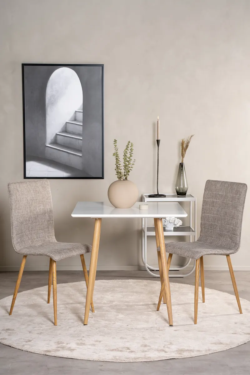 Polar rechteckiger Esstisch mit Stahlbeinen in 75 × 75 cm, Weiß, Gestell Natur, im Wohnraum, Ansicht 2